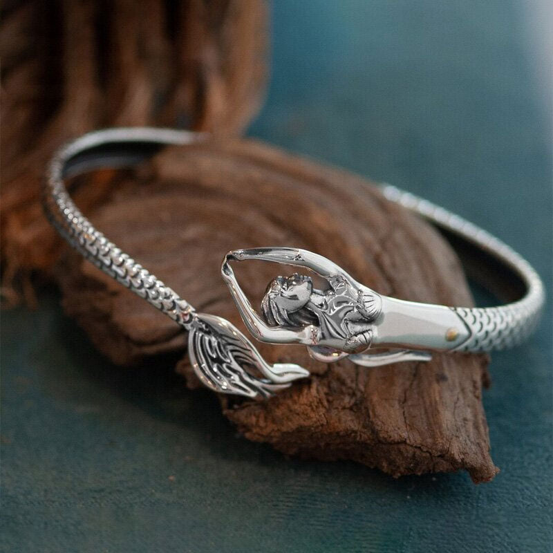 Elegant mermaid tail bracelet